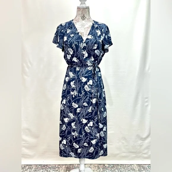 LEITH Navy Blue and White floral Wrap Midi Dress with Flutter Sleeves size M - Picture 10 of 13